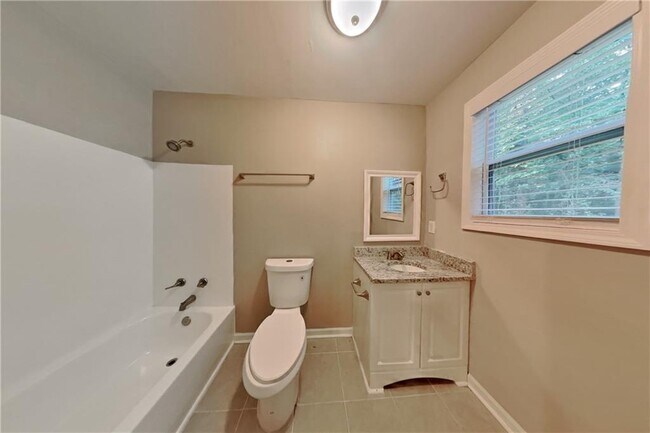 Building Photo - 2690 Old Ivy Ct NE