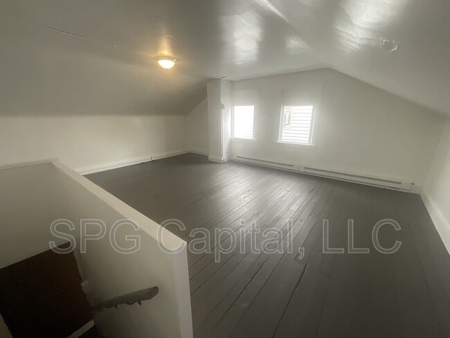 Building Photo - 139 Cedar St