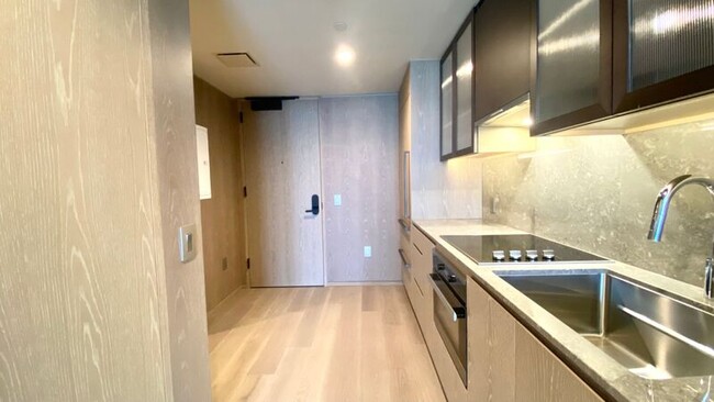 Building Photo - 1000 Auahi St