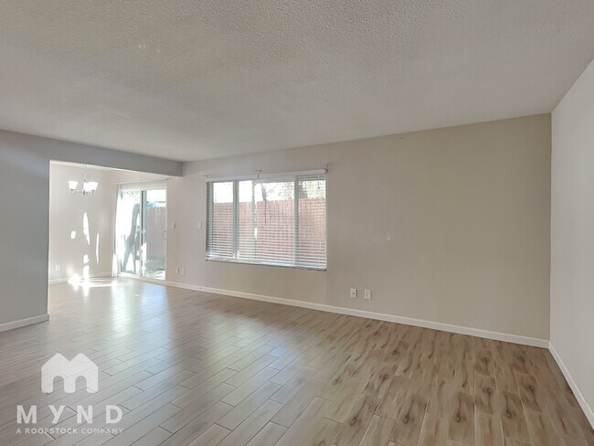 Building Photo - 2336 Villanova Cir