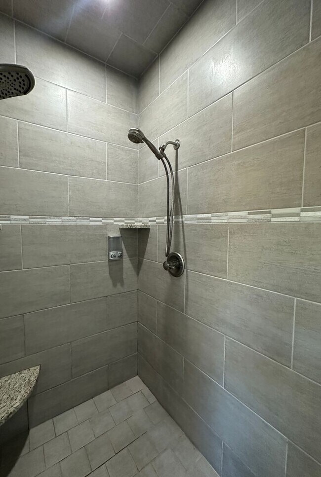 Building Photo - Lovely Custom Built Home with 2 Car Garage and Lots of Privacy