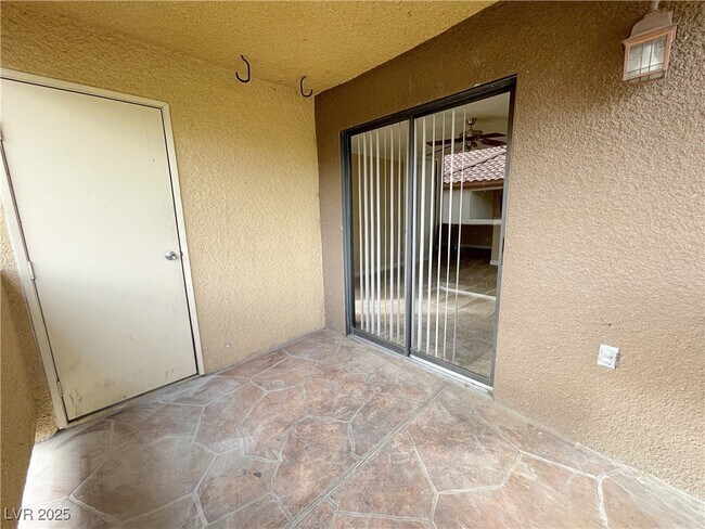 Building Photo - 3135 S Mojave Rd
