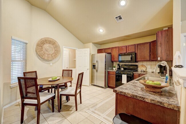 Building Photo - Fully Furnished in Owasso