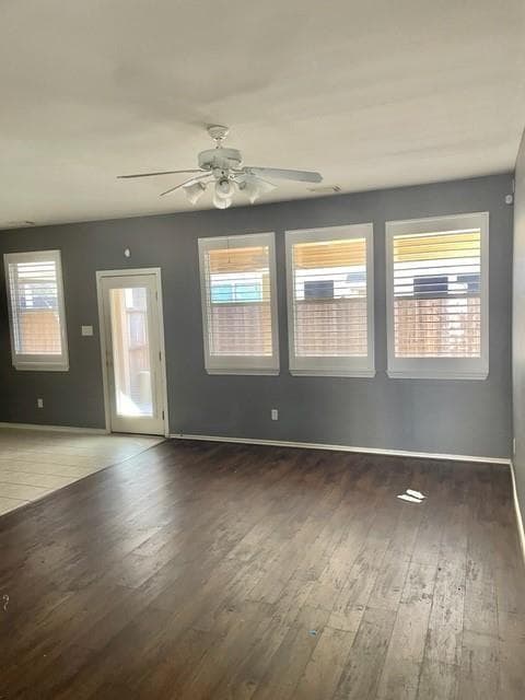 Building Photo - 16619 Newglen Ln