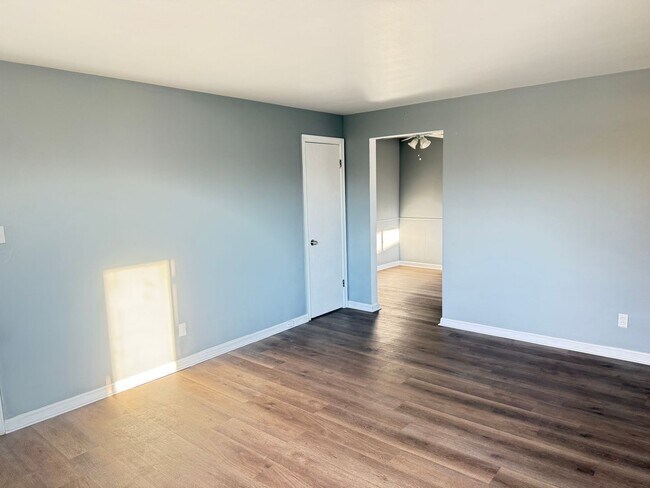Building Photo - 3919 E Gatewood Ln