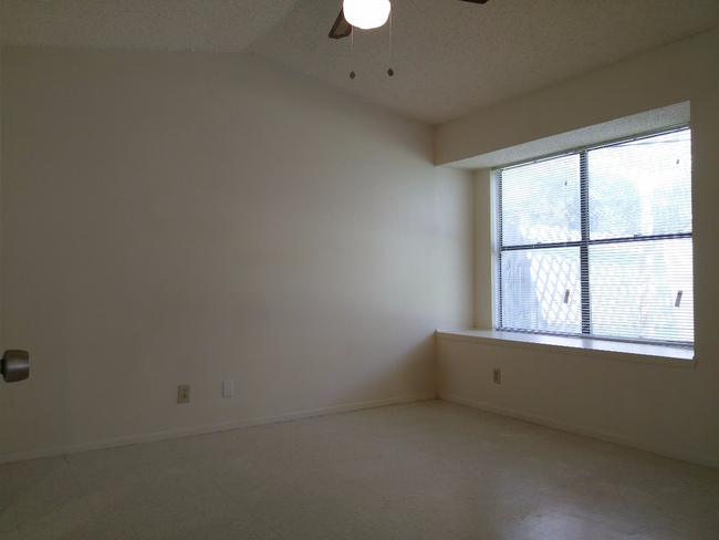 Master Bedroom - 2527 Corian Glen Dr