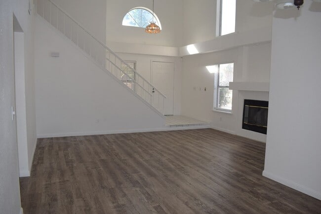 Building Photo - 8165 La Almendra Way