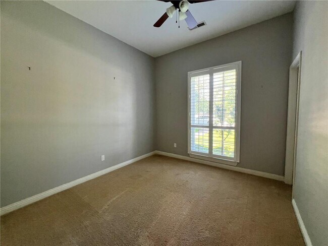 Building Photo - 5408 W Redbud St