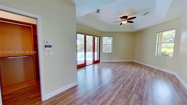 Building Photo - 405 Sabal Way