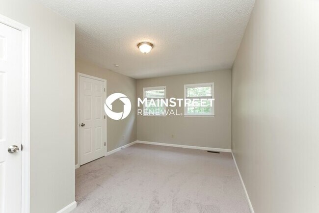 Building Photo - 3 Bedroom Pet-Friendly Home in High Point,...
