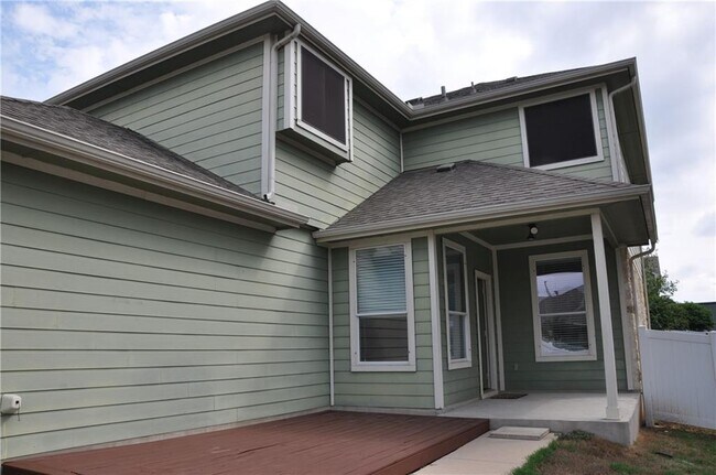 Building Photo - 1501 Big Thicket Dr