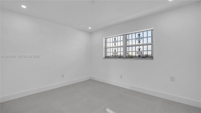 Building Photo - 6070 W 19th Ave