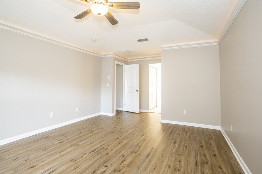 Building Photo - 906 Thoroughbred Dr