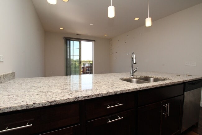 Building Photo - 4447 N Kedzie Ave