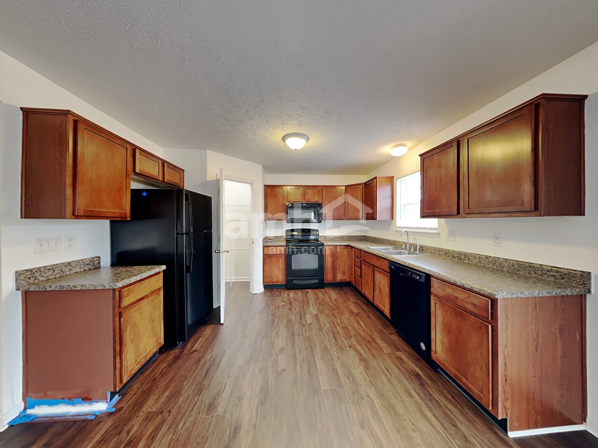 Building Photo - 6154 N Woodhaven Dr