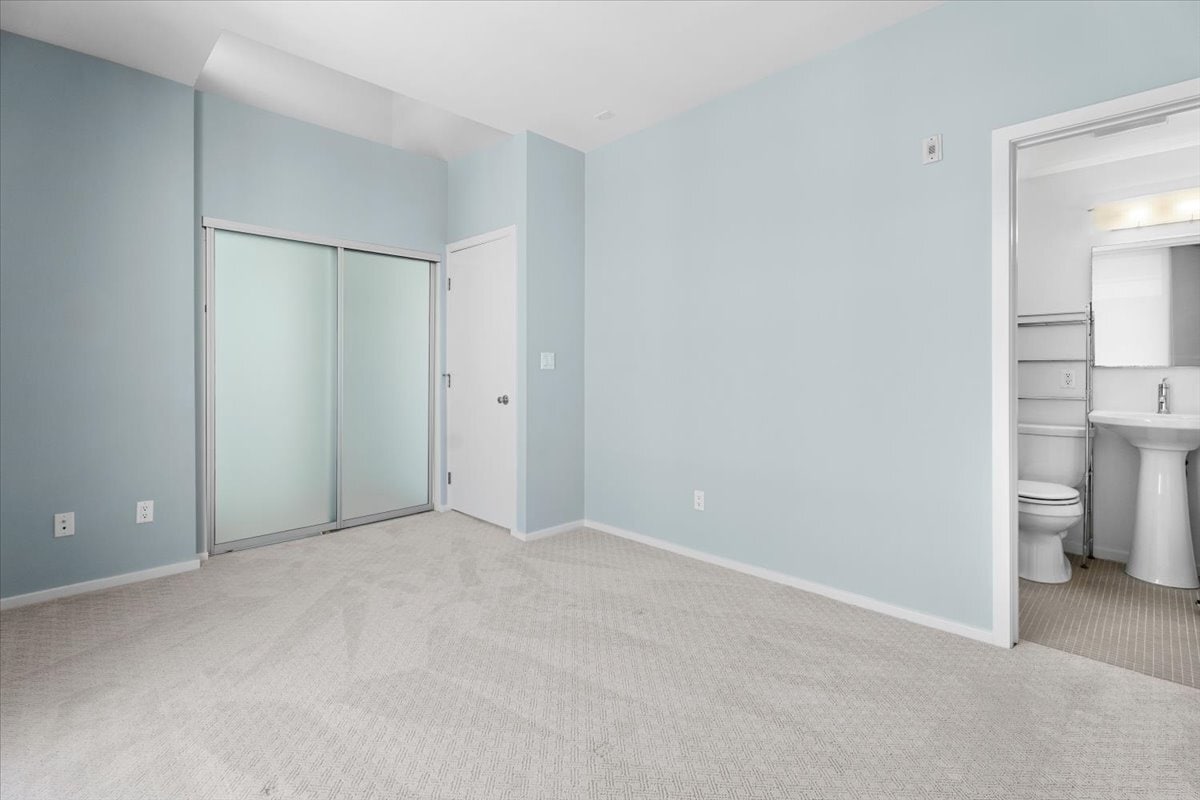 Building Photo - 4151 Redwood Ave
