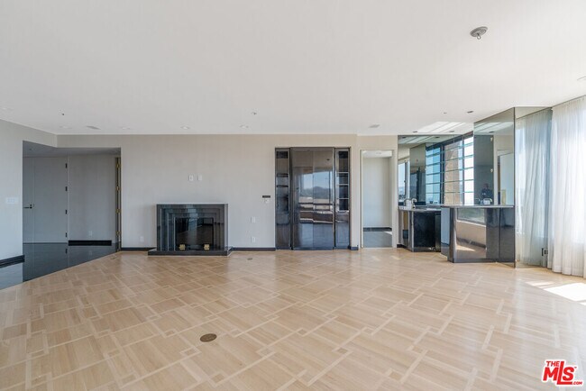 Building Photo - 10430 Wilshire Blvd