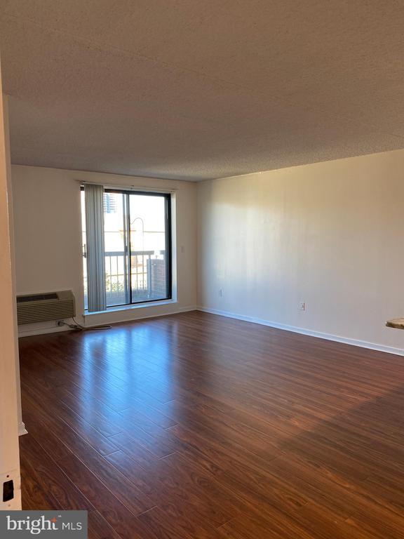 Building Photo - 200 Lombard St