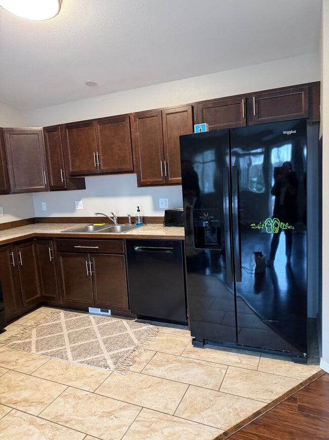 Building Photo - Three bedroom two bath home