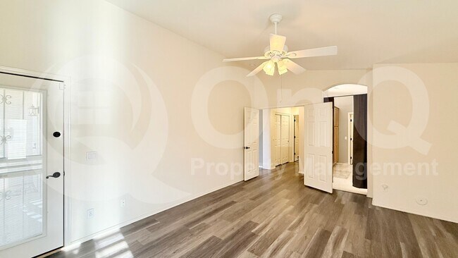 Building Photo - 3871 E Olive Ave