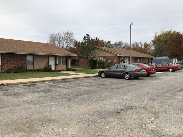Primary Photo - Virginia Manor Apartments Of Holden