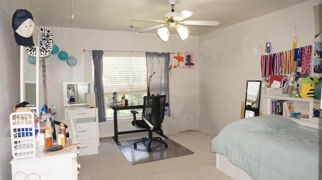 Building Photo - 10713 Bay Laurel Trail
