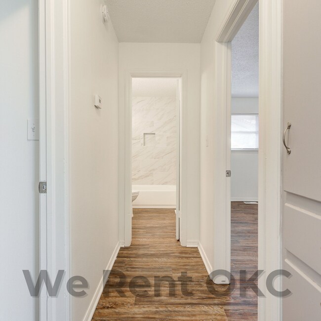 Building Photo - 1332 SW 77th Pl