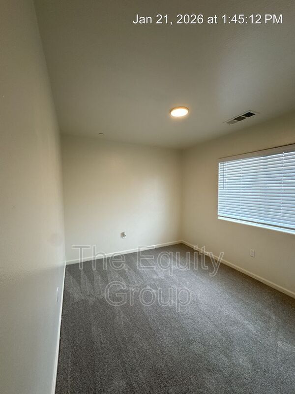 Building Photo - 414 S Summit St