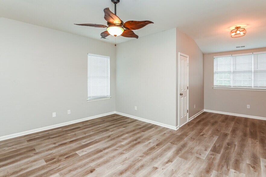 Building Photo - 13646 Carleen Way Dr