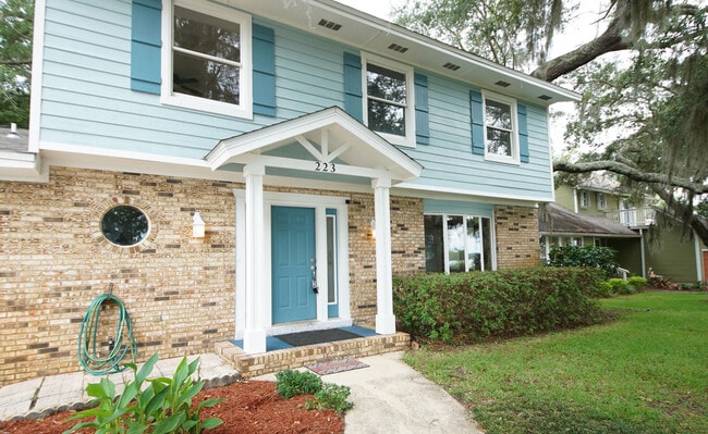 Building Photo - 223 S Bayshore Dr