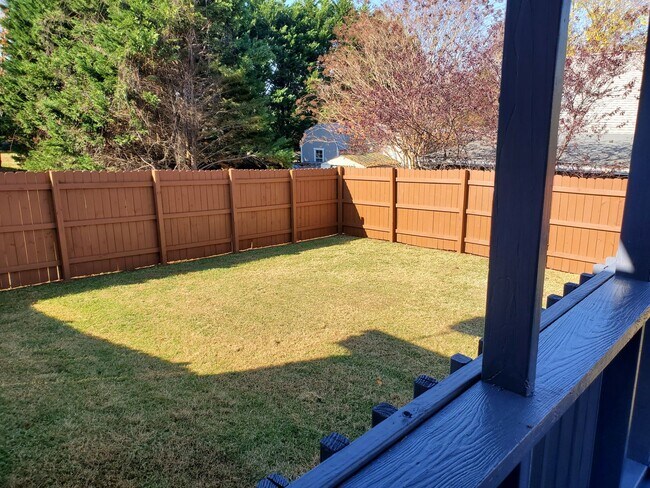 Building Photo - Maryville 37804 - 3 bedroom, 2 bedroom home - Call Karen Robertson (865) 454-7626