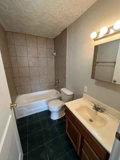 Building Photo - 2344 S Keystone Ave