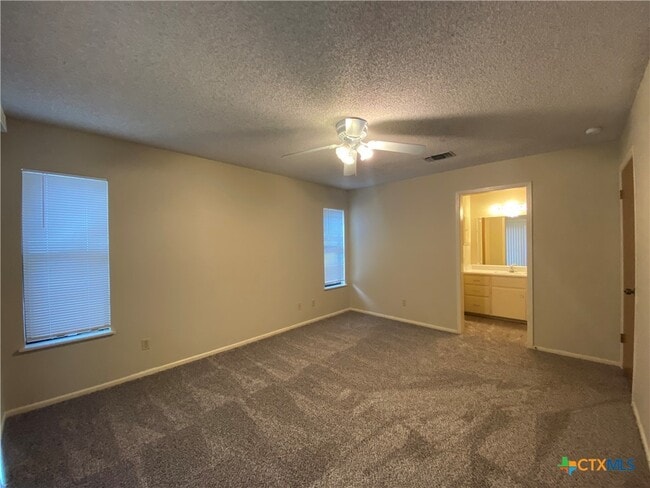 Building Photo - 40 Royal Crest