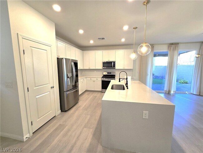 Building Photo - 10382 Arroyo Willow St