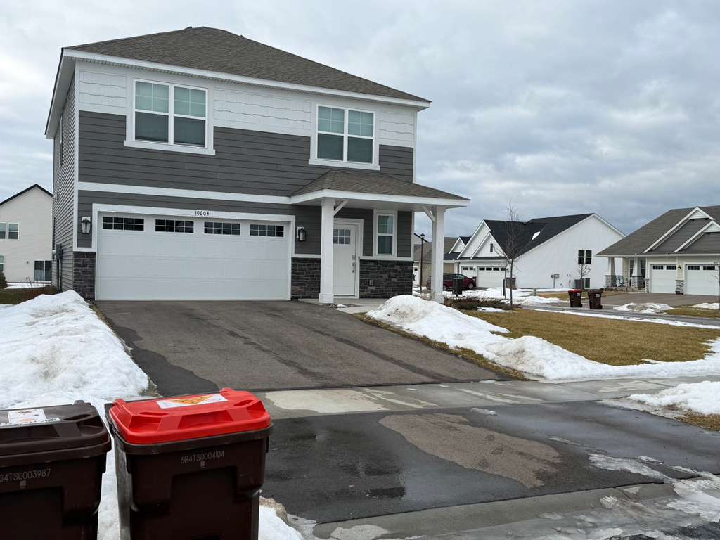 Building Photo - 10604 Heron Ave S