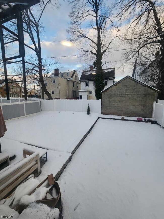 Building Photo - 818 S 12th St