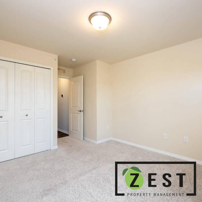 Building Photo - Amazing 3Bedroom 2 Baths