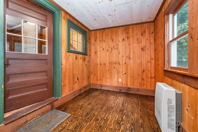 Building Photo - 44 Neighbors Row