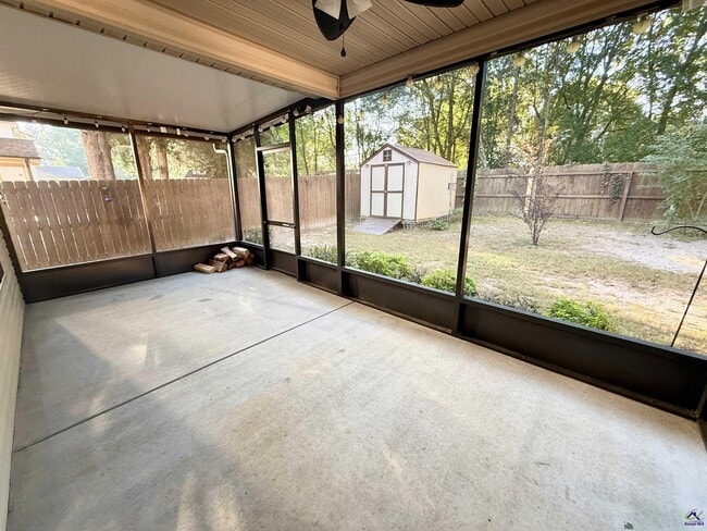 Building Photo - 108 W Haven Dr