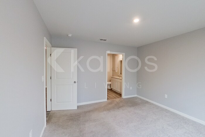 Building Photo - 280 Laurel Springs Dr