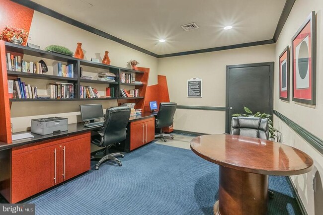 Building Photo - 2791 Centerboro Dr