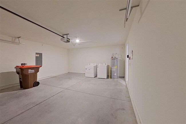 Building Photo - 8688 SW 43rd Ter