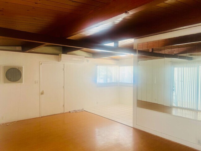 Building Photo - Charming 3-Bedroom Home including 250sqft ...