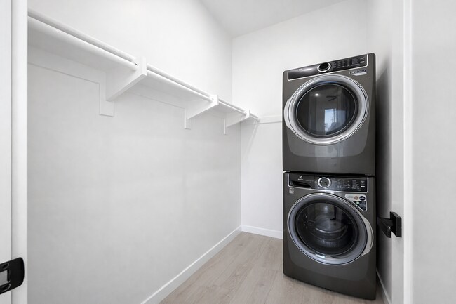 Building Photo - 5531 Olvera Ave