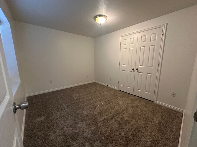 Building Photo - Freshly Painted, New Carpet Throughout - Home For Rent In Springville!!!