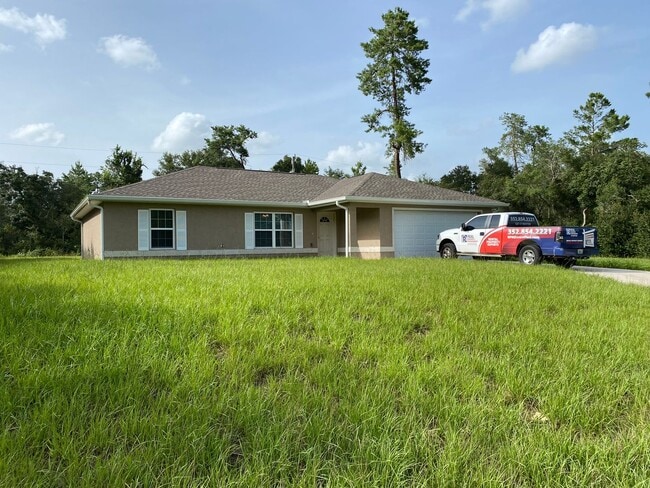 Building Photo - Desirable SW Ocala Neighborhood 3/2/2 **Won't Last**