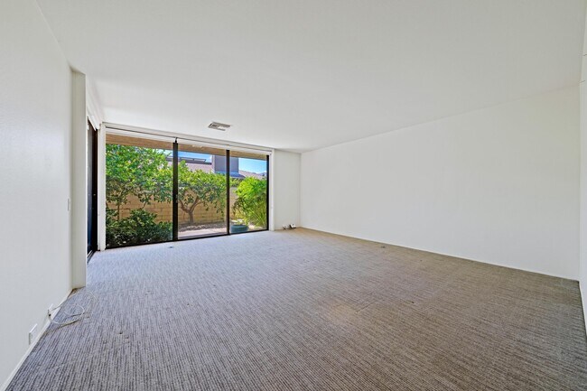 Building Photo - 18 Lehigh Ct