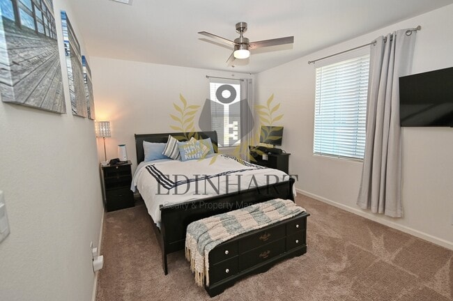 Building Photo - 893 Fir St W