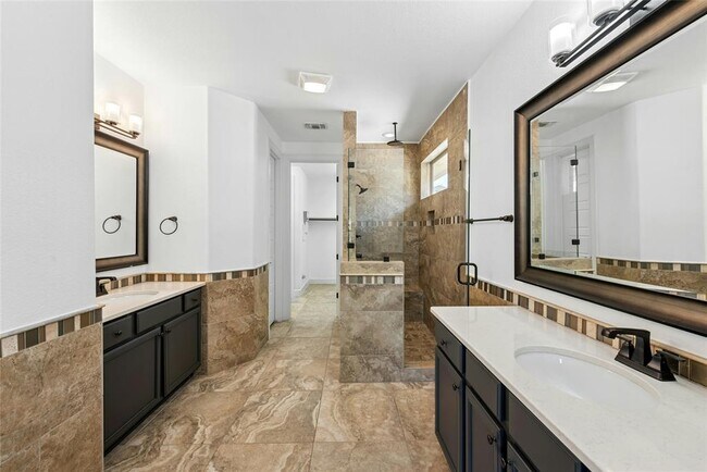 Building Photo - 404 Highland Village Dr