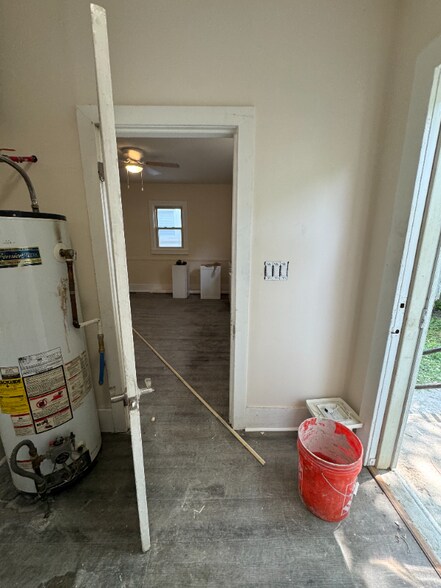 Building Photo - 504 Brentwood Ave